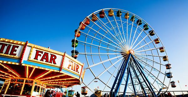 Décoration grande roue fête foraine : créez une ambiance enchantée
